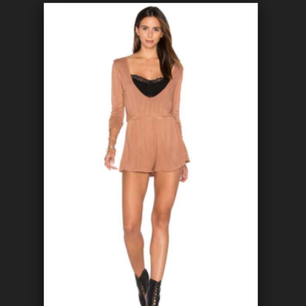 Nytt Low Front Romper